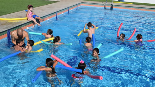 Natacion campamento vacacional Quito 2023